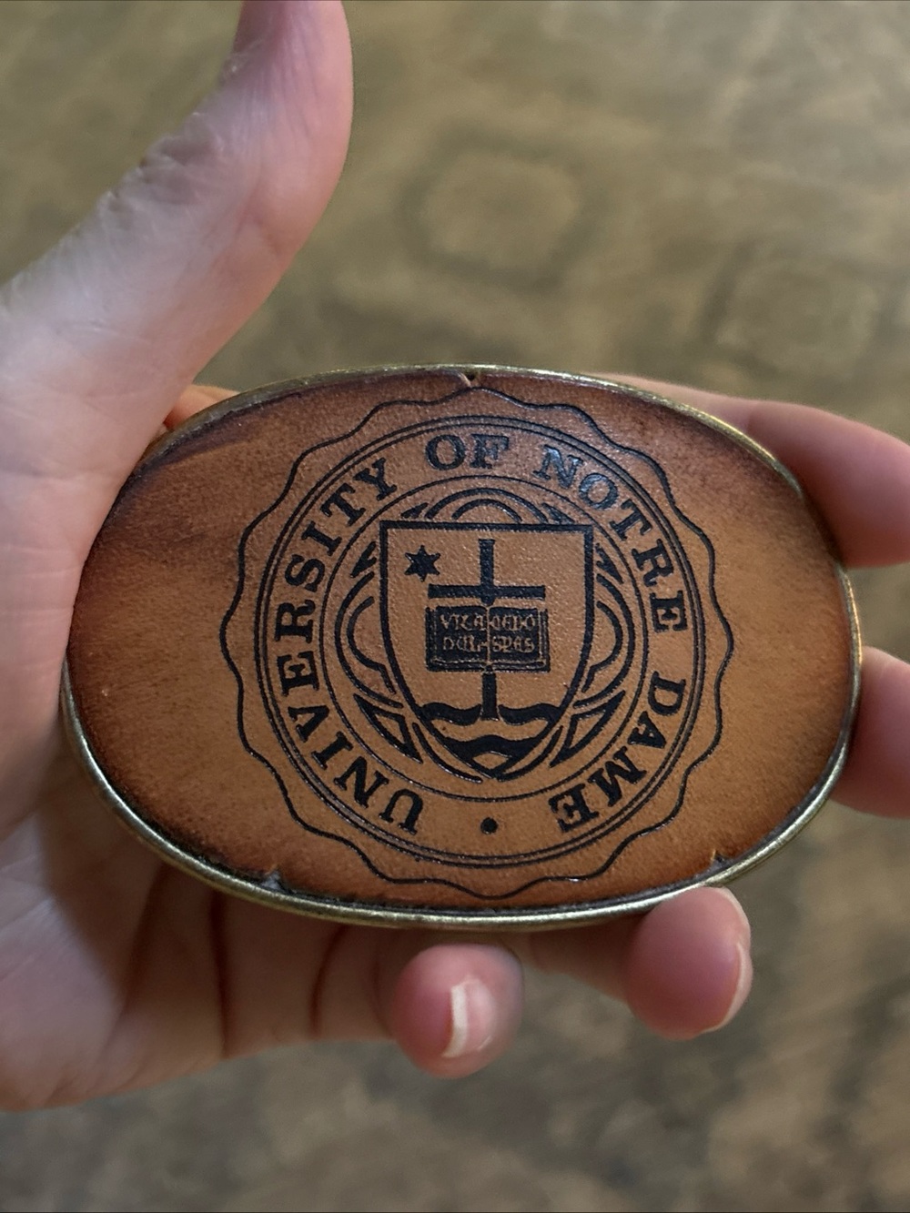 VTG 70’s University of Notre Dame Oval Leather & Brass Tone Belt Buckle *RARE*